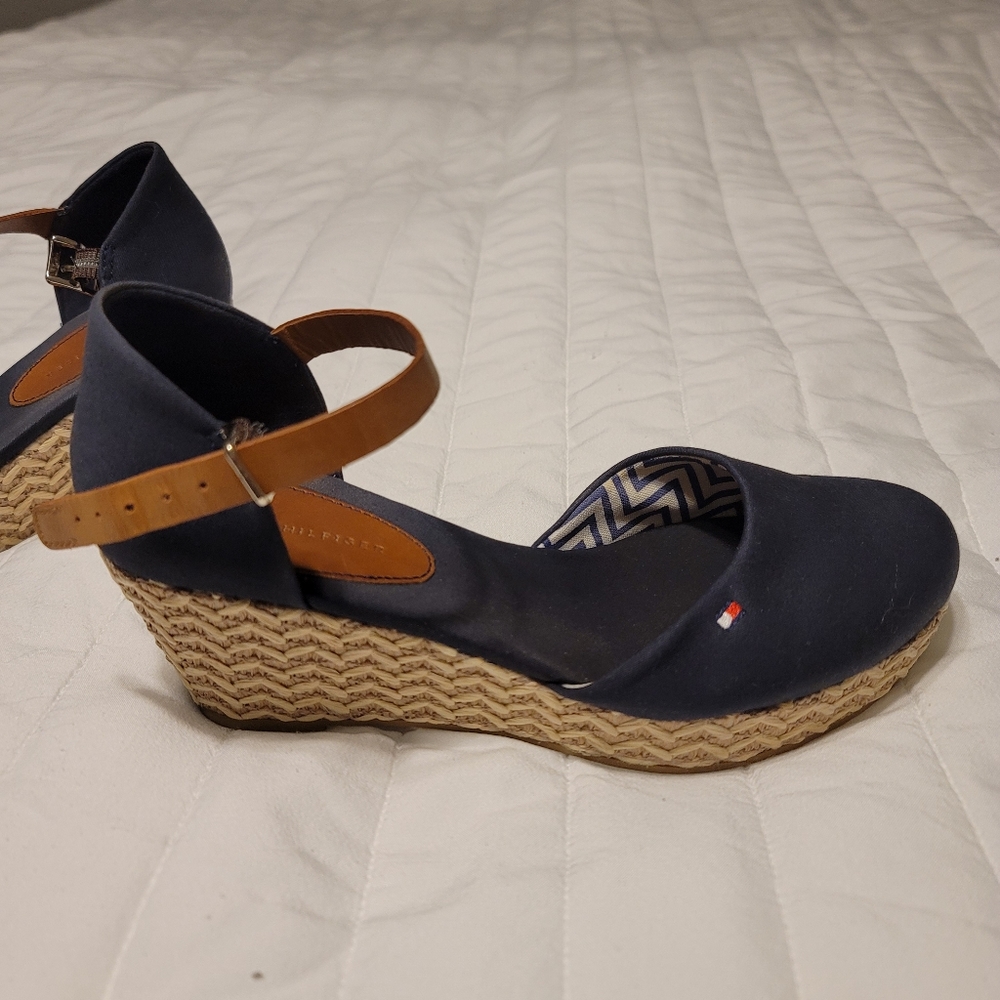 Tommy Hilfiger Espadrille Wedge / 6 1/2